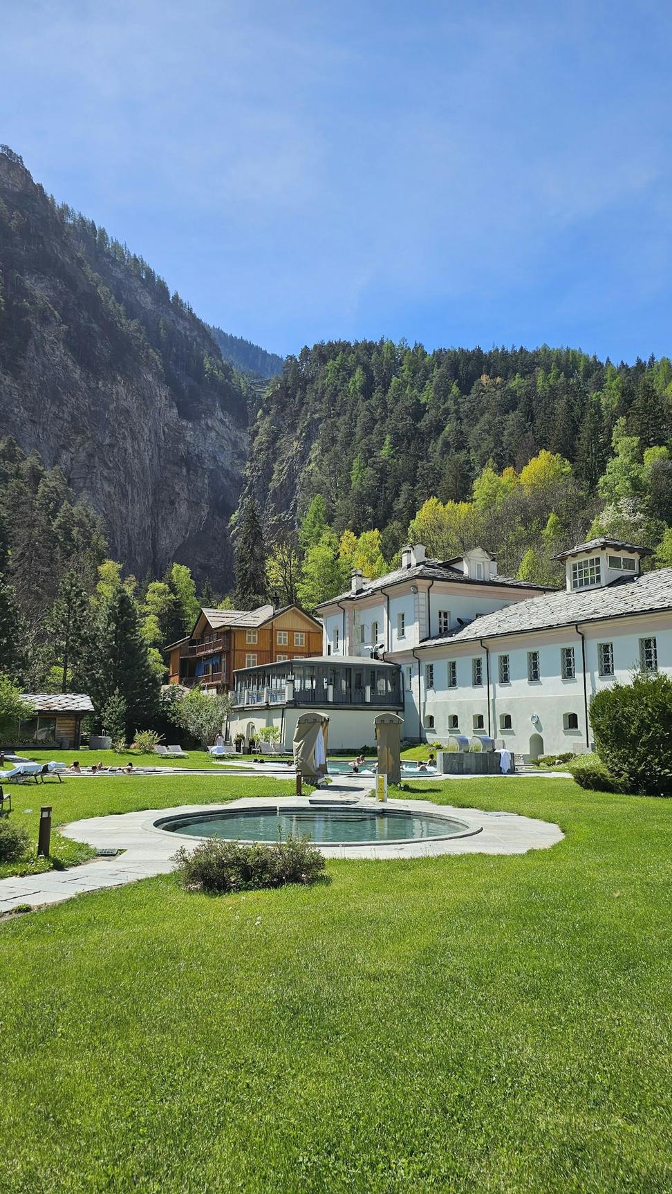Pyrest Halquinth Hotel